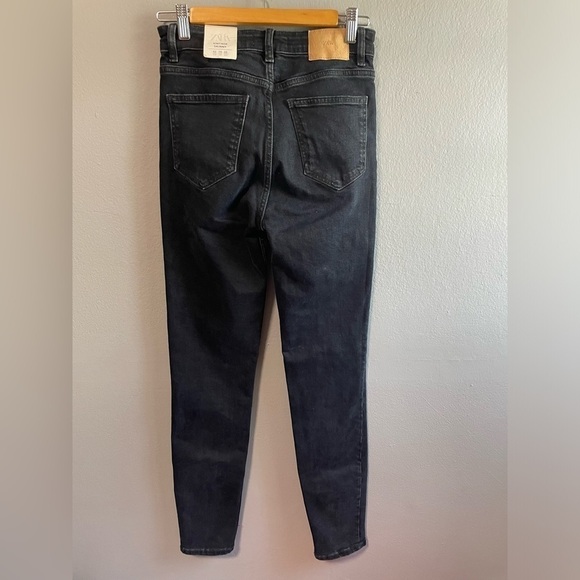 NWT Zara Vintage Skinny High Rise Ankle Jeans in Black. Size 10 - Picture 3 of 11